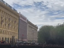 Волгоградцев напугали артиллерийские выстрелы в центре города 