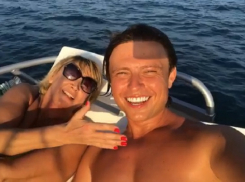 Обнаженные Прохор Шаляпин и Лариса Копенкина посмеялись над Анной Калашниковой