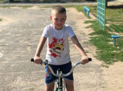 «Открывает глазки и закрывает»: врачи стабилизировали волгоградца без руки и ног после ДТП с автобусом