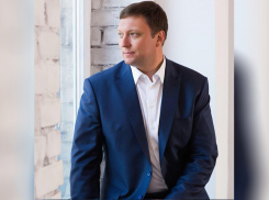 Запрет приносить в школу еду из дома жестко раскритиковал многодетный депутат из Волгограда