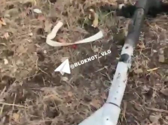 Волгоградский мститель тайно сжигает электросамокаты: видео