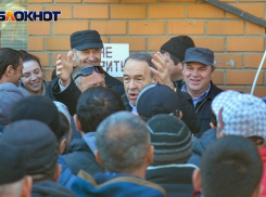 Бойкотирующие предприниматели «Жигулевского рынка» добились встречи с экс-мэром Волгограда Юрием Чеховым