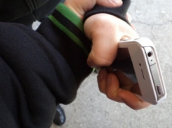 Под Волгоградом 30-летний мужчина избил школьника и отобрал у него телефон