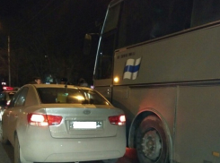 Пробка в 2,5 км образовалась напротив «Сбербанка» в Кировском районе Волгограда