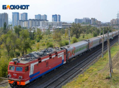 Поезд протаранил грузовик в Волгоградской области