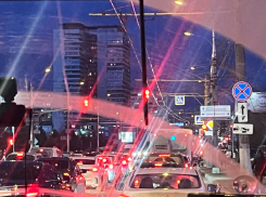 Семибалльными пробками завершилась рабочая неделя в Волгограде