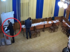 Осуществившему вброс бюллетеней директору волгоградской школы грозит срок до 4 лет 