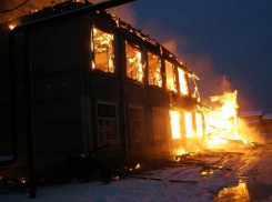 На севере Волгограда хулиганы пытались сжечь школу