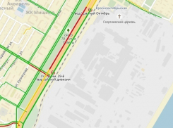 Четырёхкилометровая пробка разделила центр и север Волгограда 