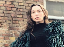 Анастасия Иванова попросила подарить хюгге и заявила, что осень толкает к огню