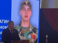 Речь губернатора Бочарова на прощальной церемонии с погибшим бойцом ЧВК «Вагнер» попала на видео