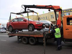 Под Волгоградом эвакуаторщик завысил цену для автоледи 