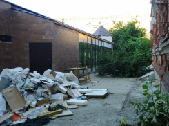 «Теперь кафе расширилось до границ синагоги»: волгоградский общественник возмутился реконструкцией бывшего кафе «Ривьера» 