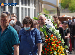 «Где деньги, выделяемые на детский спорт?»: россияне о трагедии команды девочек из Волгограда