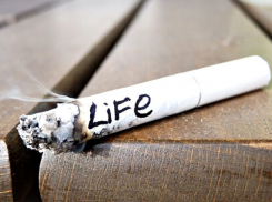 Безалаберный курильщик чуть не сжег себя и соседей по пятиэтажке в Волжском