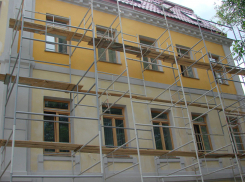 В Волгоградской области капитальный ремонт ведется в 155 многоквартирных домах