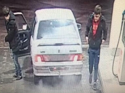 Волгоградцы случайно узнали на фото угонщиков авто и сдали их в полицию