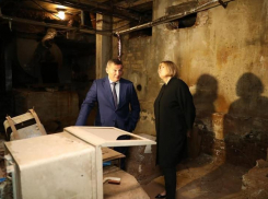 Жители Волгограда поставили Андрею Бочарову «тройку» 