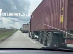 Фуры парализовали волгоградскую трассу 1 мая после введения запрета