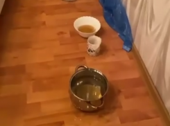 Дождем залило квартиры после пропажи крыши в многоэтажке Волгограда 