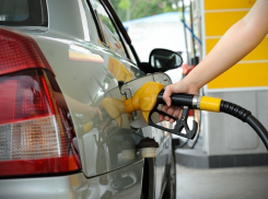 В Волгограде зафиксировали самые низкие цены на бензин в ЮФО