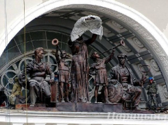 В Волгограде четыре года ремонтировали скульптуру «Апофеоз труда» и все-таки отлили новую