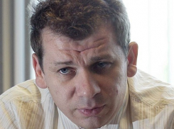 С миллиардами в Англию сбежал экс-сенатор от Волгоградской области