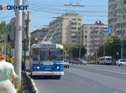 Продлить троллейбусную линию к аэропорту потребовали у мэра Волгограда