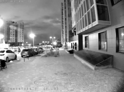 «Думала, бомбить начали»: новые видео громкого взрыва в Волгограде