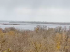 «Дрожат стекла»: волгоградцев напугали звуки взрывов