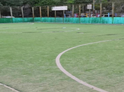 «Футбольное поле заняли мужики и выгоняют с него детей», - волгоградка о дворе по улице Титова