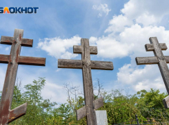 Названа причина смерти женщины, пришедшей умирать на могилу дочери под Волгоградом