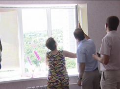 В Волгограде проверили качество жилья для переселенцев из аварийных домов