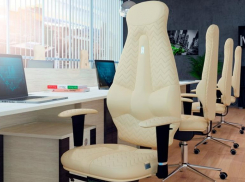 Отличное эргономичное кресло для работы за компьютером