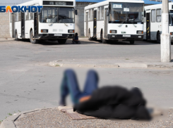 Молодой мужчина скончался на автовокзале по пути из Волгограда в Москву 