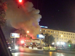 На привокзальной площади в Волгограде сгорела билетная касса