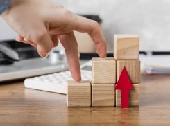 Работай с людьми, построй свою карьеру