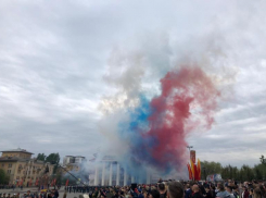 200 тысяч рублей после парада в Волгограде выпустили в небо 