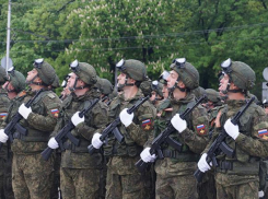 Волгоградцев напугали звуки репетиции парада