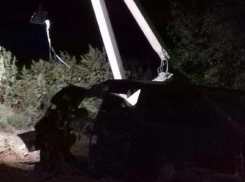 Пьяный водитель на «Ладе» под Волгоградом свалил столб на жилой дом