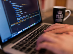 Экстремист из Волжского, призывавший к насилию в отношении народов Средней Азии и евреев, приговорен к колонии