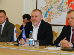 Волгоградские чиновники – миллионеры обсудили предложенные Владимиром Путиным меры по борьбе с бедностью