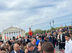 Что творилось в Волгограде  перед парадом Победы на вип-трибуне: видео