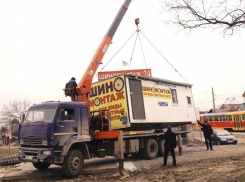 На западе Волгограда снесли нелегальную шиномонтажную 