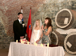 Волгоградцы поженились в подземелье с закрытым порталом для душ