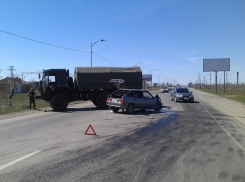 В Волгограде грузовик Минобороны протаранил «ВАЗ-2114»: 2 в больнице