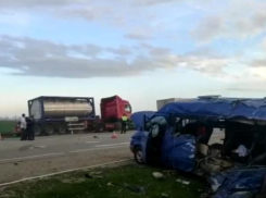 «Никто на это деньги не выделяет»: друг водителя разбившегося микроавтобуса с волгоградскими девочками о роковой поездке