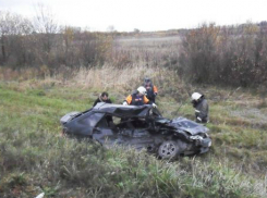 Под Волгоградом в ДТП с микроавтобусом погибли 4 человека