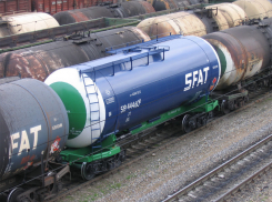 В Волгоградской области протекла цистерна с серной кислотой