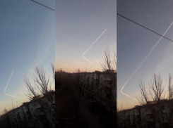 Неизвестный самолёт развернулся под прямым углом над Волгоградом 